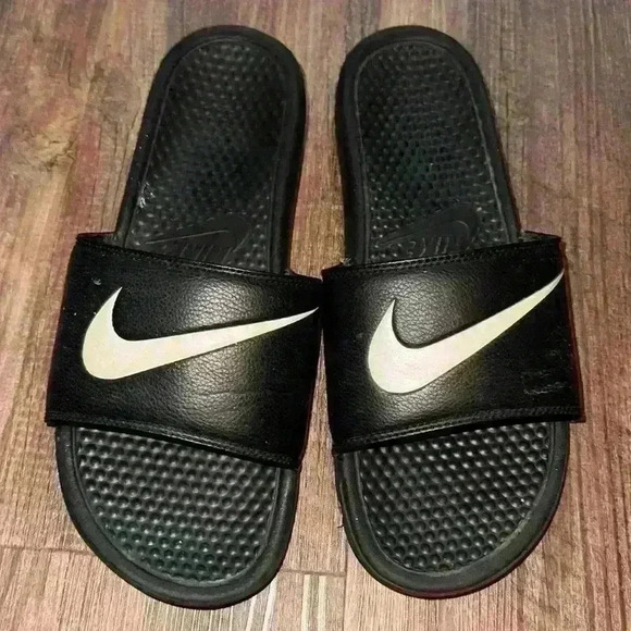 Nike Benassi Swoosh Slides Mens Size 12 Black Sandals Flat Slip On - Picture 1 of 5